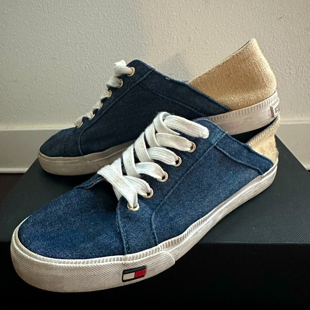 Tommy Hilfiger Denim Blue and Beige Canvas Sneaker /  US 7M
